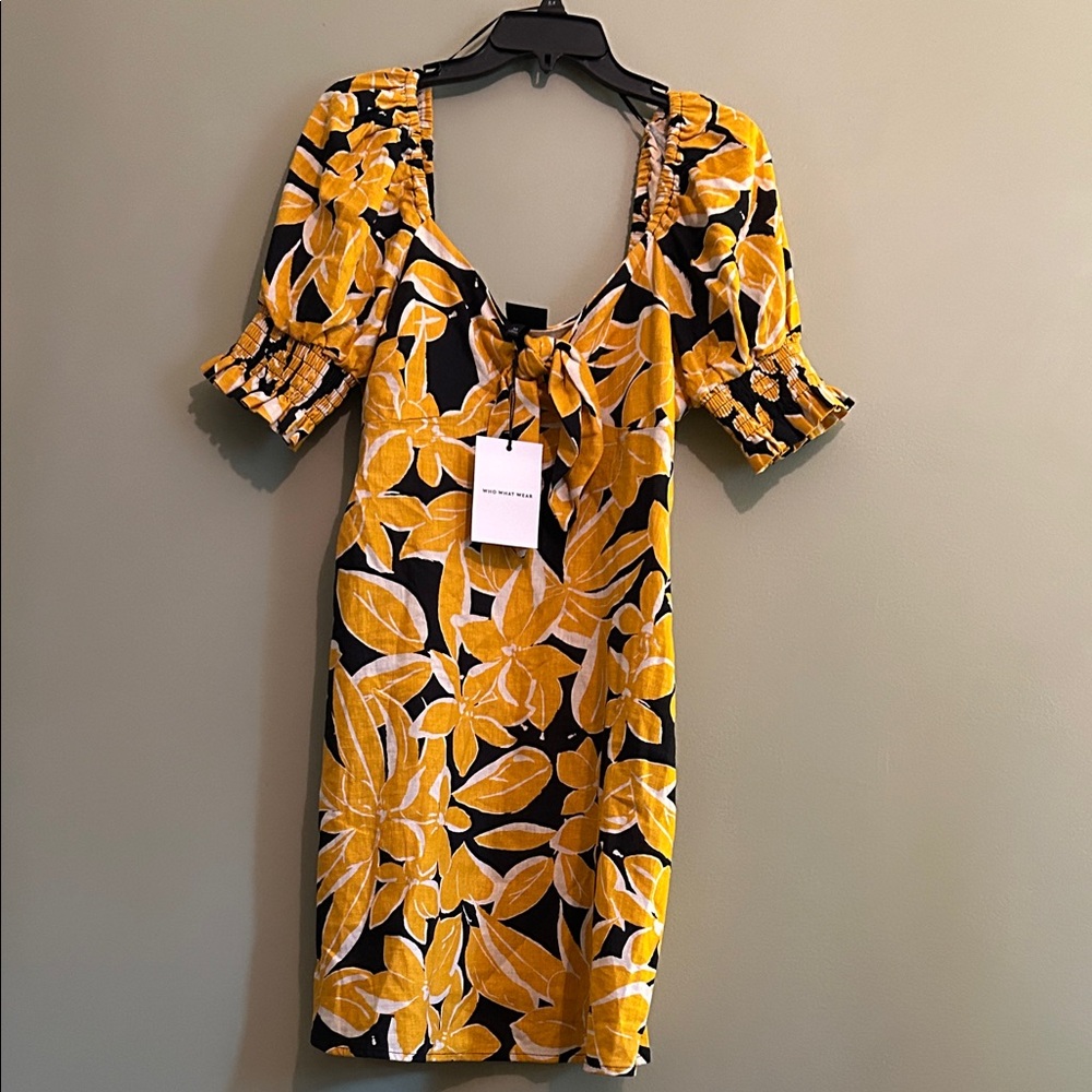 Who What Wear Yellow and Black Floral Mini Dress Size M